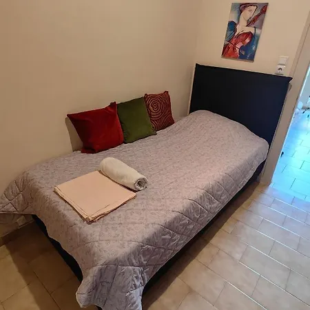Leonidas Private In Apartamento