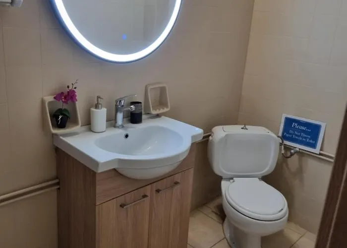 Leonidas Private In *