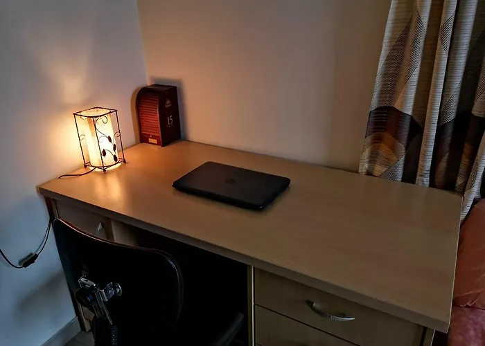 Leonidas Private In Appartement Sparte